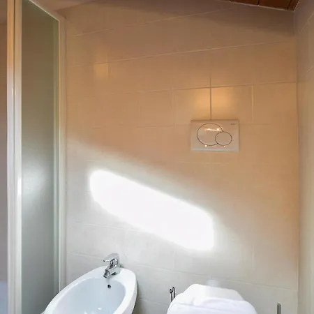 1 Bedroom Amazing In Apartamento Domaso